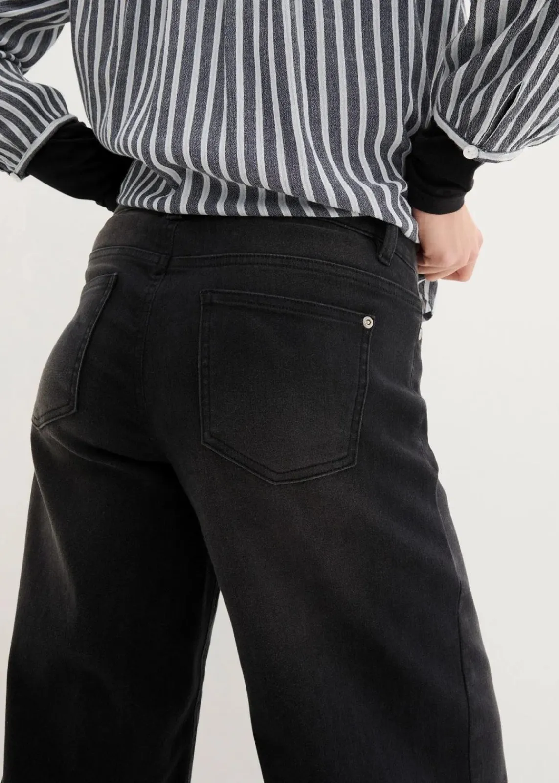 bonprix Jeans|Bekleidung·Shirts & Tops^7/8 Ultra-Soft-Jeans, Culotte schwarz denim used