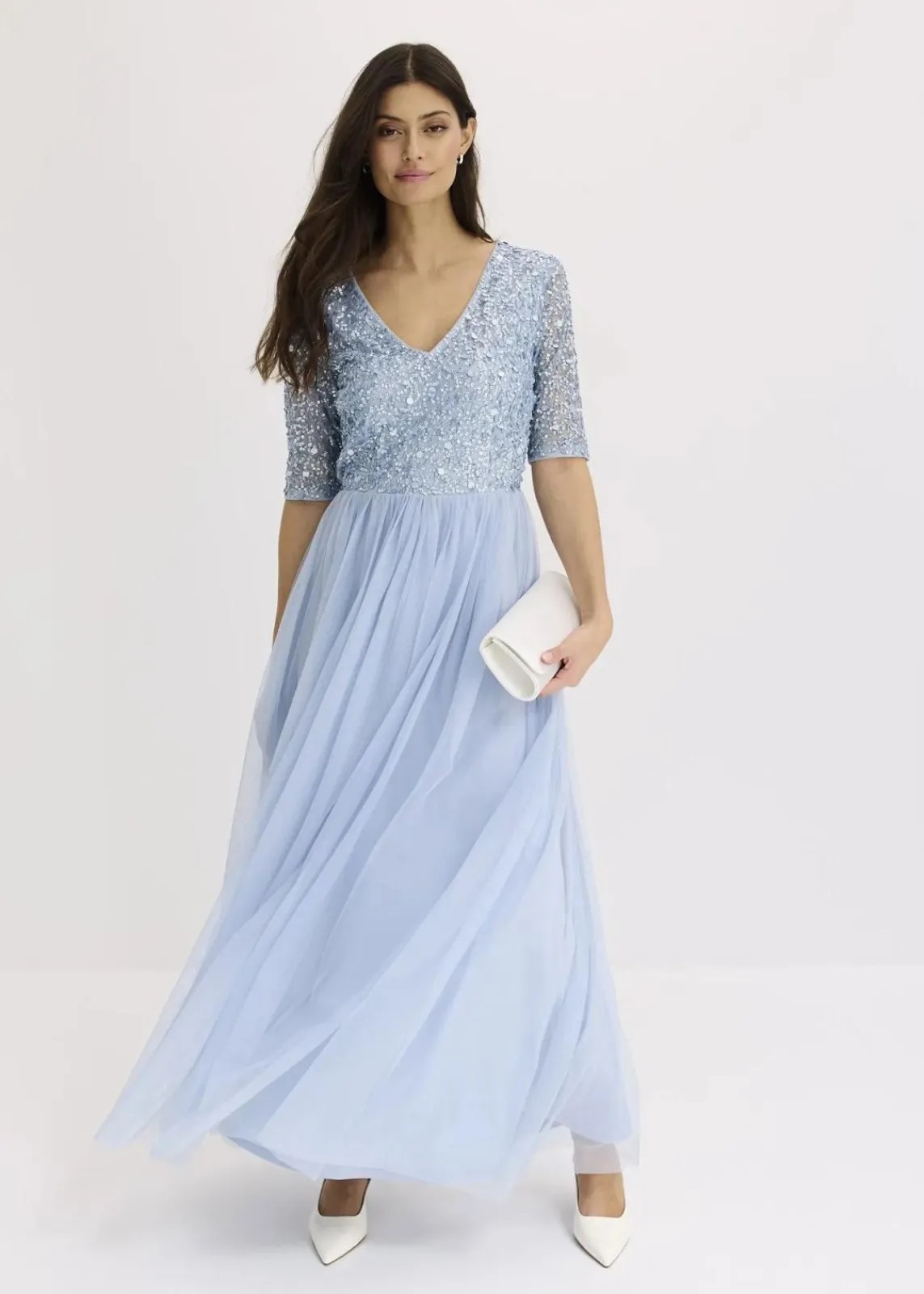 bonprix Kleider|Festliche Mode^Abendkleid aus zartem Tüll mit Paillettenstickerei puderblau