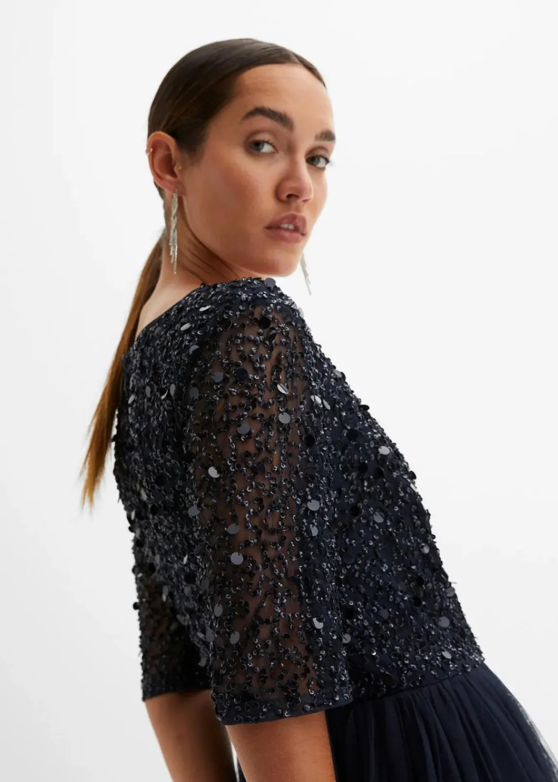 bonprix Kleider|Festliche Mode^Abendkleid aus zartem Tüll mit Paillettenstickerei dunkelblau