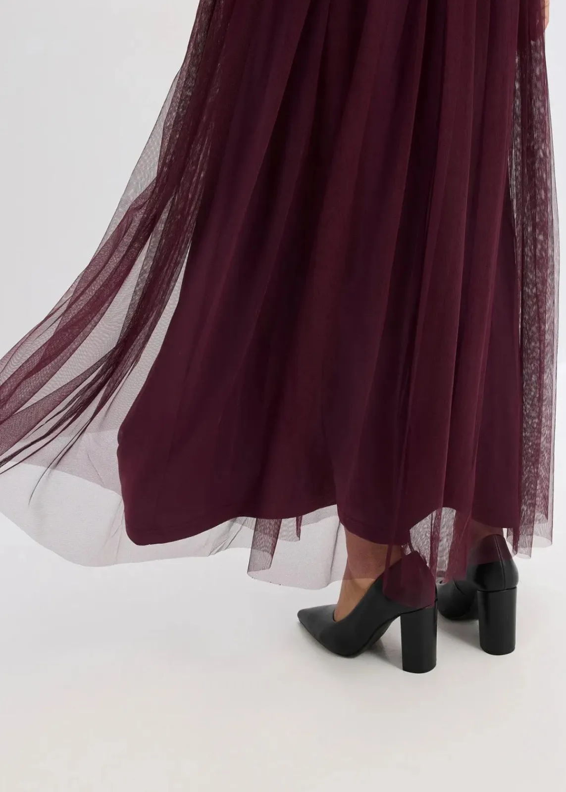 bonprix Kleider|Festliche Mode^Abendkleid aus zartem Tüll mit Paillettenstickerei weinrot