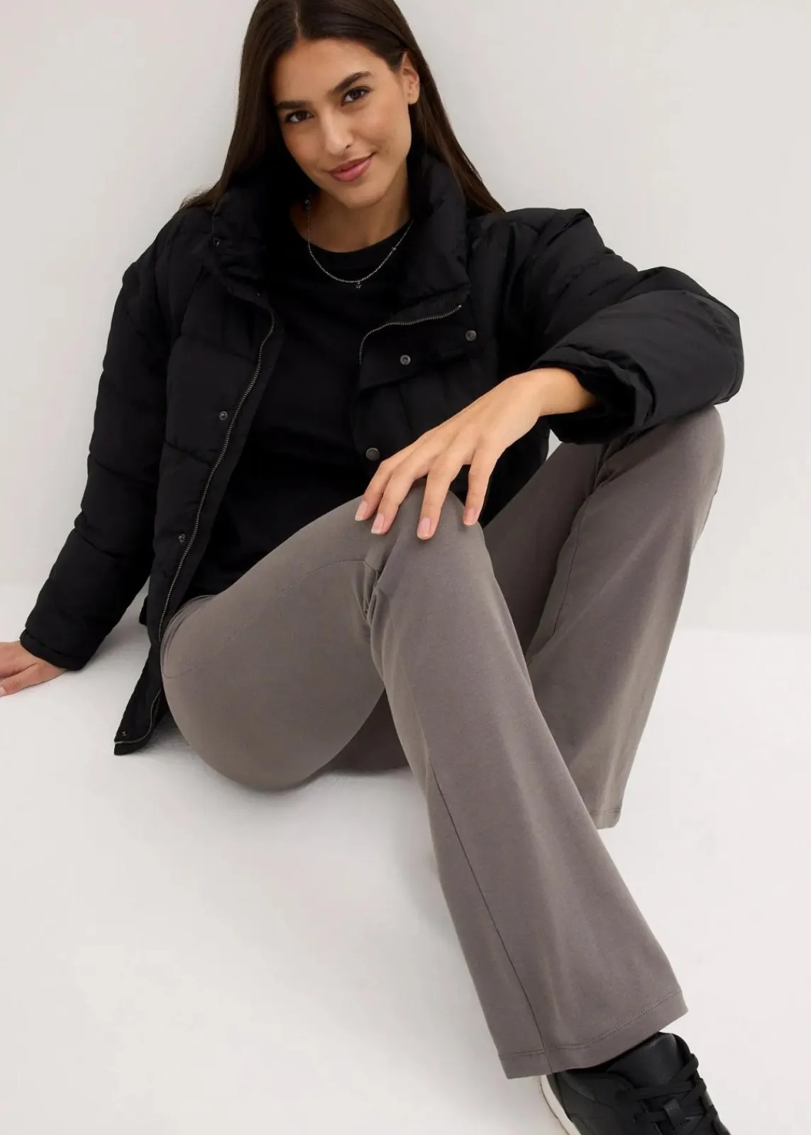 bonprix Hosen|Nachhaltigere Materialien^ausgestellte Leggings dunkelgrau