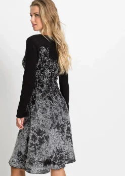 bonprix Bekleidung·Umstandsmode|Bekleidung·Pullover & Strickjacken^Ausgestelltes Jacquard-Strickkleid schwarz/wollweiß bedruckt
