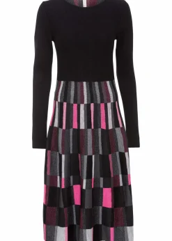 bonprix Bekleidung·Umstandsmode|Strickmode^Ausgestelltes Jacquard-Strickkleid grau/schwarz/pink kariert