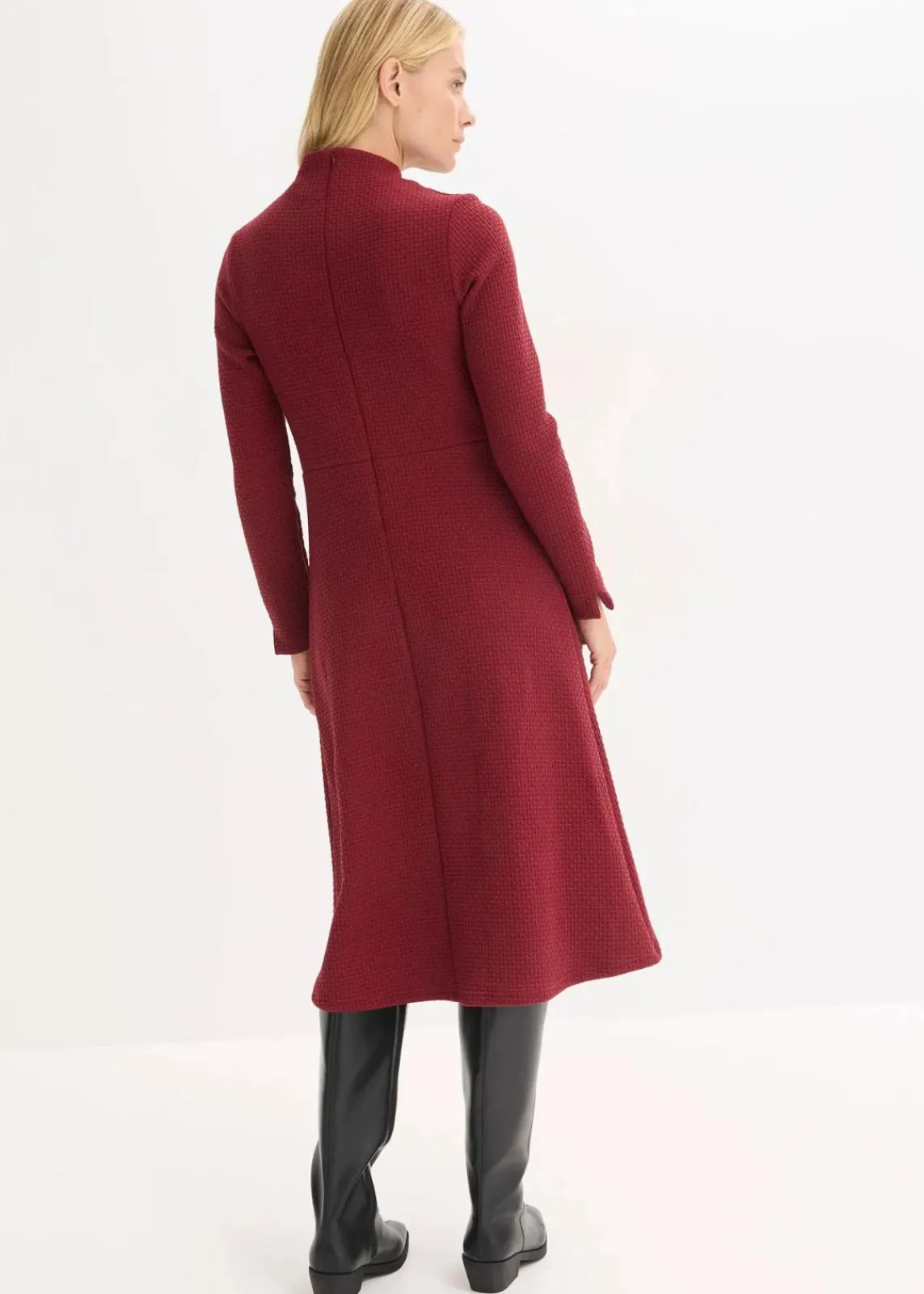 bonprix Kleider|Nachhaltigere Materialien^Ausgestelltes Midikleid rubinrot