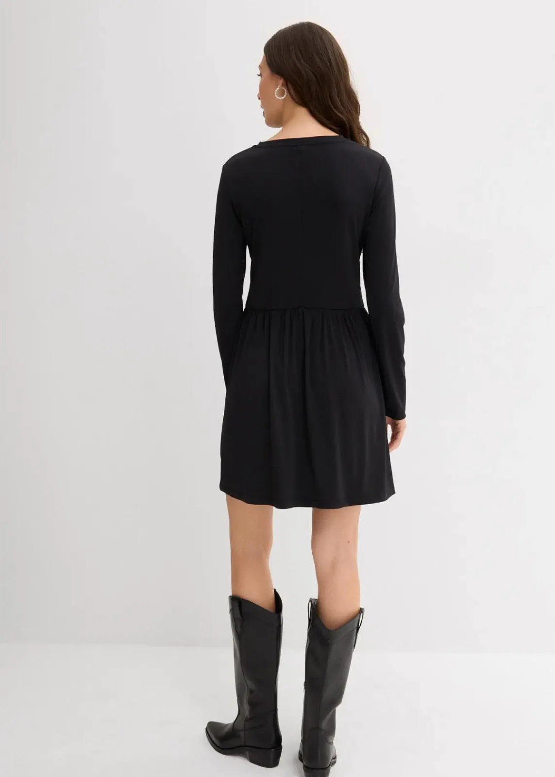 bonprix Nachhaltigere Materialien|Kleider^Ausgestelltes Shirtkleid schwarz