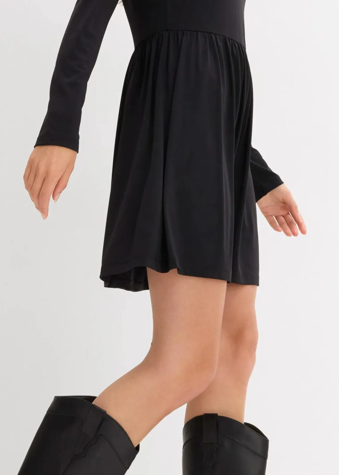bonprix Nachhaltigere Materialien|Kleider^Ausgestelltes Shirtkleid schwarz