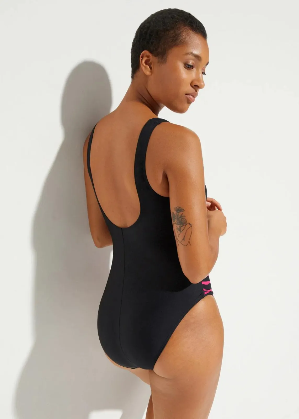 bonprix Nachhaltigere Materialien|Bademode·Badeanzüge^Badeanzug schwarz/pinklady zebra