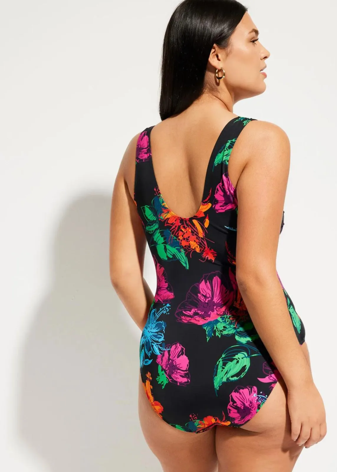bonprix Nachhaltigere Materialien|Badeanzüge^Badeanzug schwarz floral