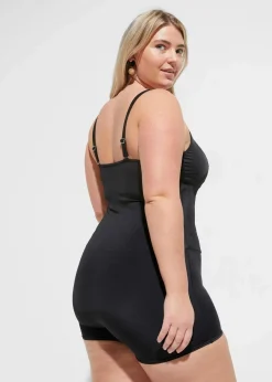bonprix Nachhaltigere Materialien|Bademode·Badeanzüge^Badeanzug mit Bein schwarz