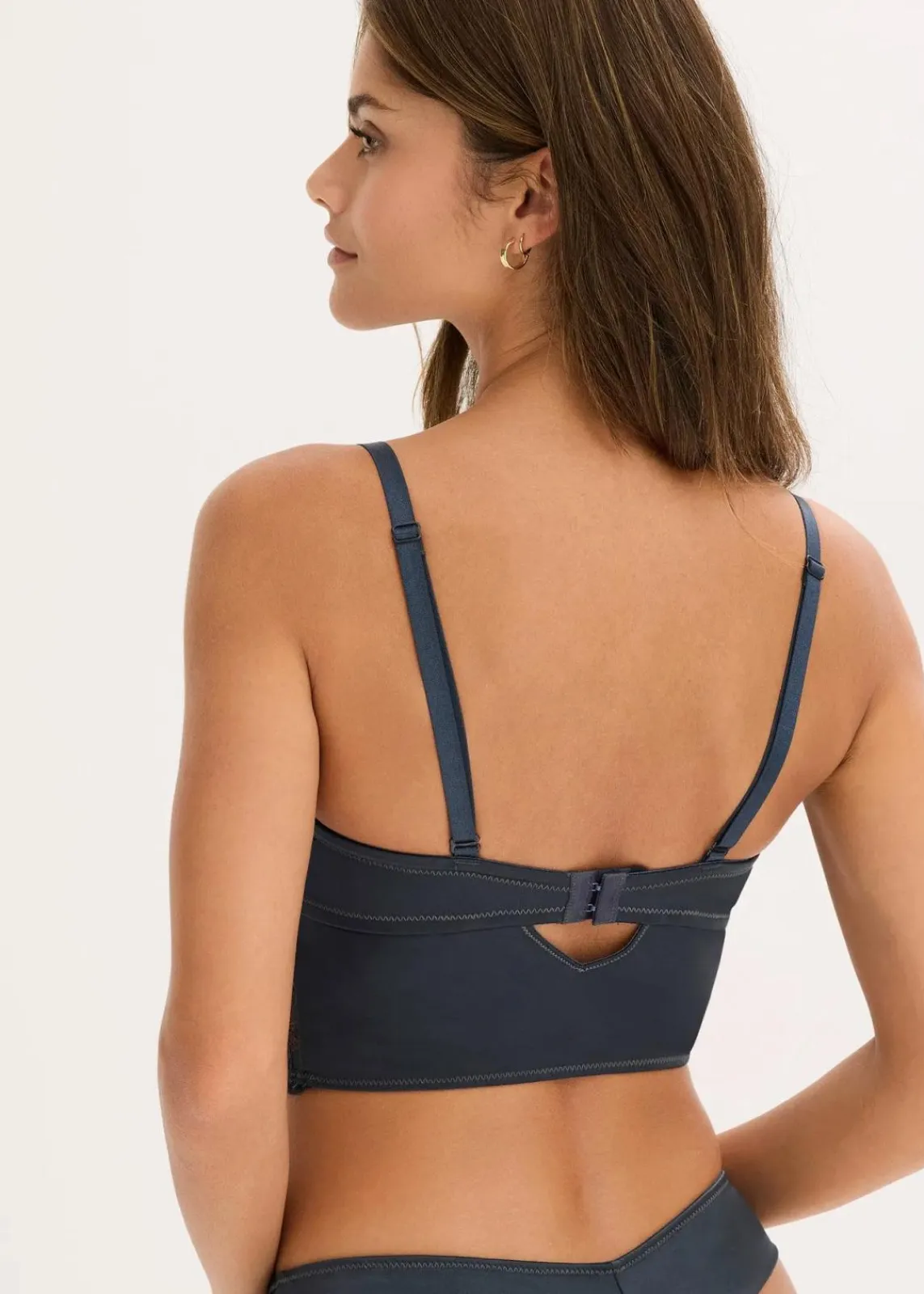 bonprix Bhs|Dessous^Balconette-BH mit feiner Spitze und Glanzeffekt intensivblau