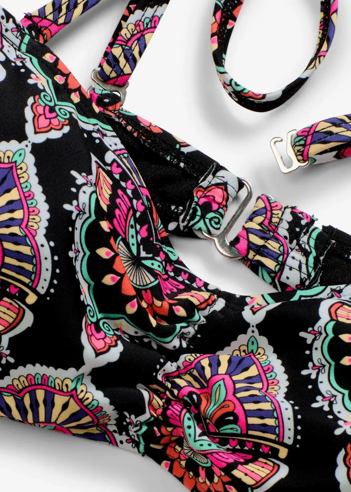bonprix Nachhaltigere Materialien|Mix & Match^Bandeau Bikini Oberteil schwarz/bunt graphisch