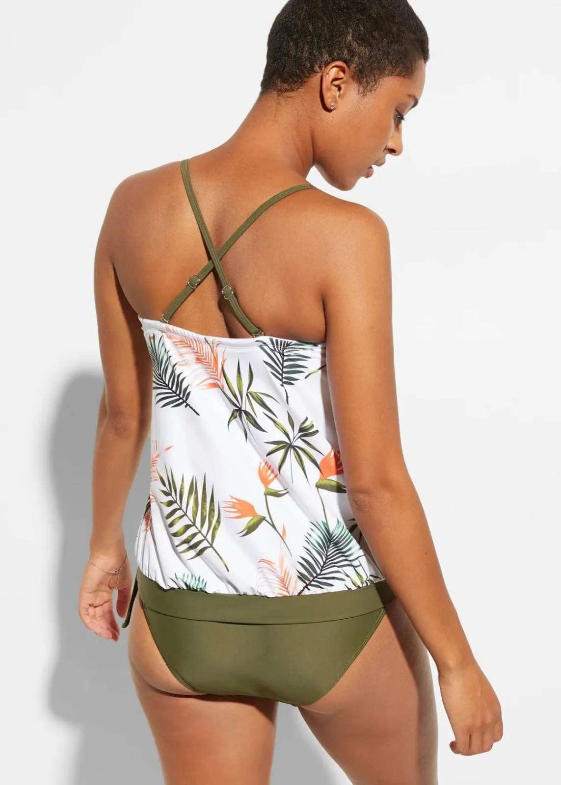 bonprix Nachhaltigere Materialien|Tankinis^Bandeau-Tankini (2-tlg.Set) mit Multiway-Träger weiß/oliv geblümt