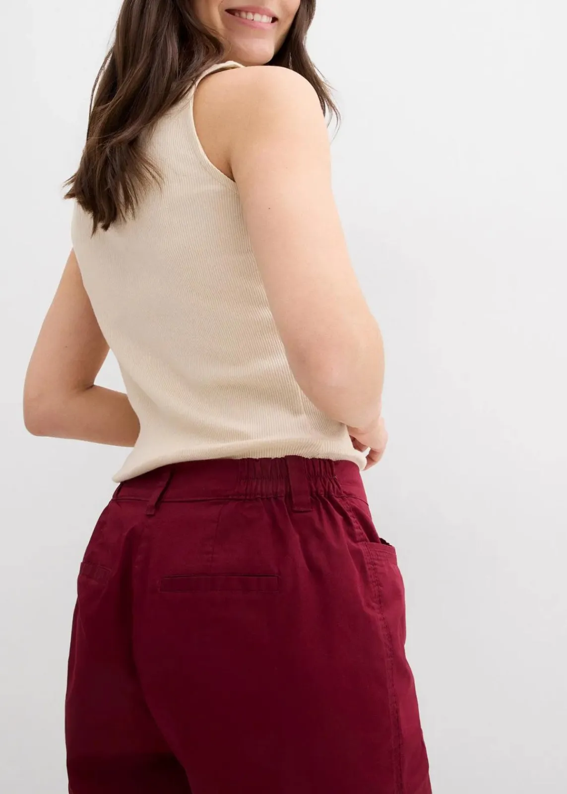 bonprix Hosen|Shorts^Baumwoll Papertouch-Bermuda mit Bequembund ahornrot