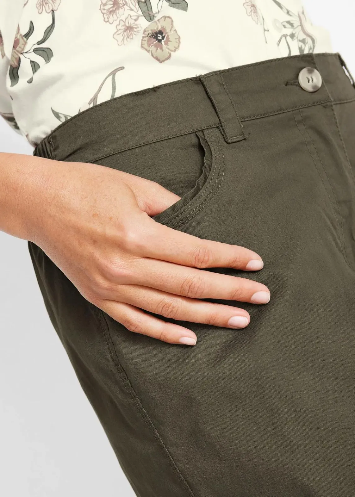 bonprix Hosen|Shorts^Baumwoll Papertouch-Bermuda mit Bequembund dunkeloliv