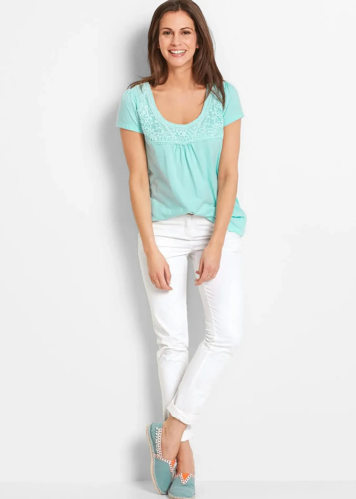 bonprix Nachhaltigere Materialien|Shirts & Tops^Baumwoll Shirt mit Spitze, Kurzarm polarmint