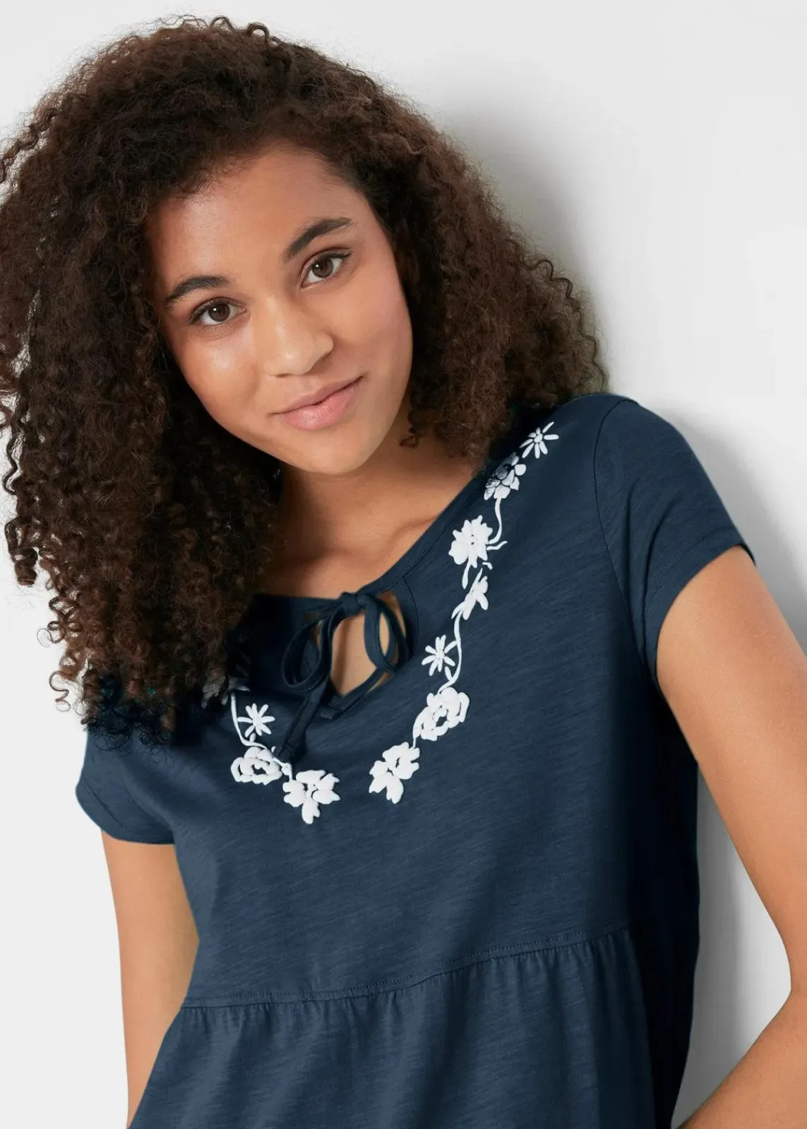 bonprix Bekleidung·Pullover & Strickjacken|Kleider^Baumwoll Tunika-Kleid, kurzarm dunkelblau geblümt