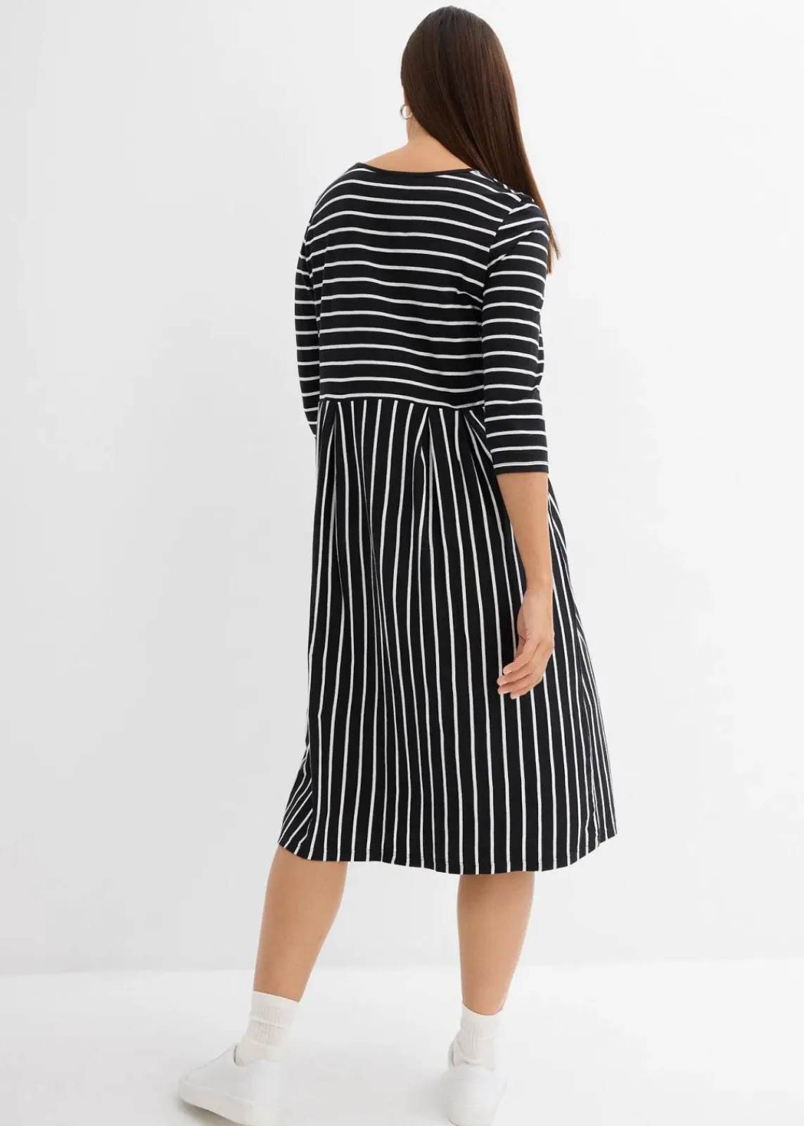 bonprix Bekleidung·Pullover & Strickjacken|Kleider^Baumwoll-Jerseykleid, Midilänge schwarz/wollweiß gestreift
