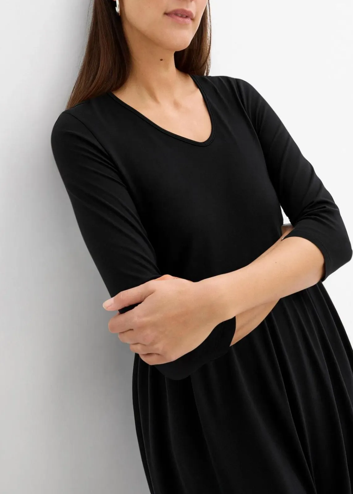bonprix Nachhaltigere Materialien|Kleider^Baumwoll-Jerseykleid, Midilänge schwarz