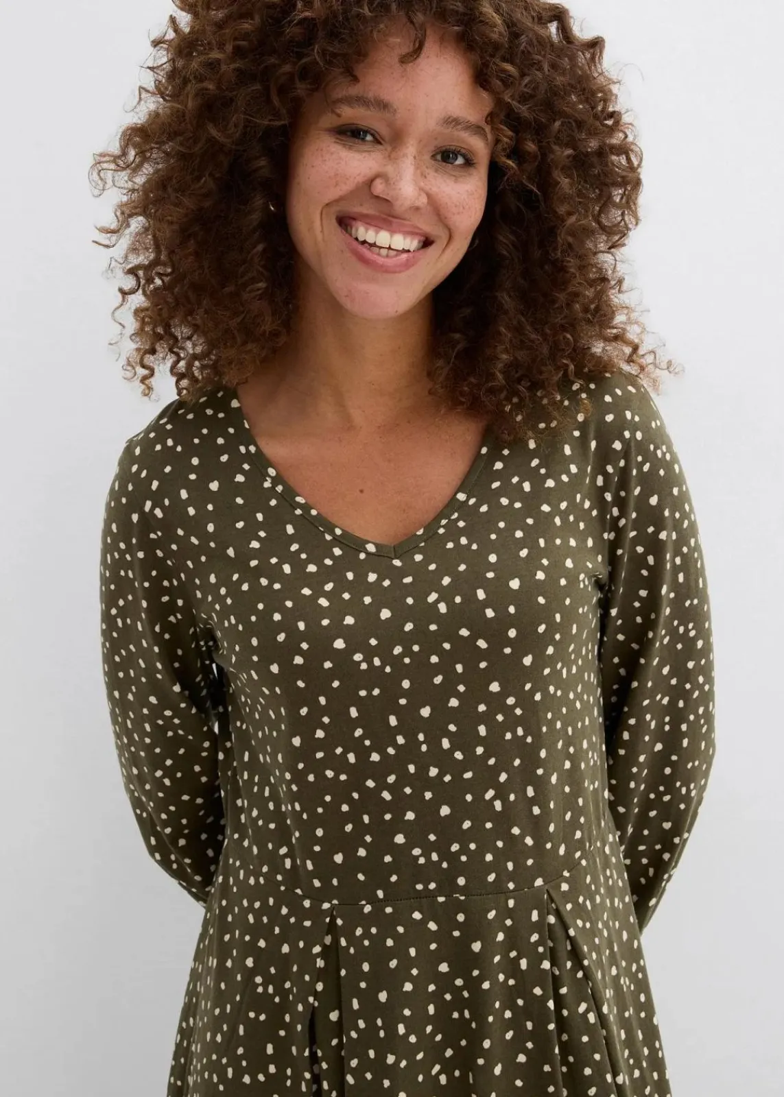 bonprix Bekleidung·Pullover & Strickjacken|Kleider^Baumwoll-Jerseykleid, Midilänge dunkeloliv/hellsand