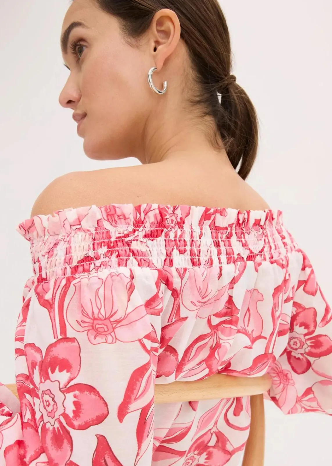 bonprix Bekleidung·Jacken & Mäntel|Blusen & Tuniken^bedruckte Carmenbluse weiß/pink floral