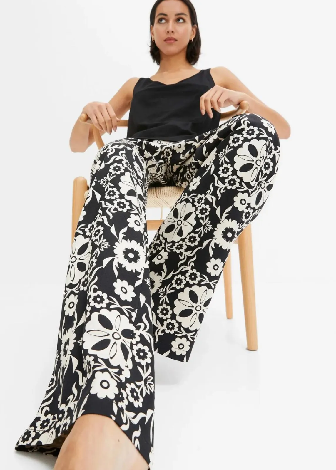bonprix Bekleidung·Kleider|Hosen^bedruckte Schlupfhose schwarz/kieselbeige bedruckt