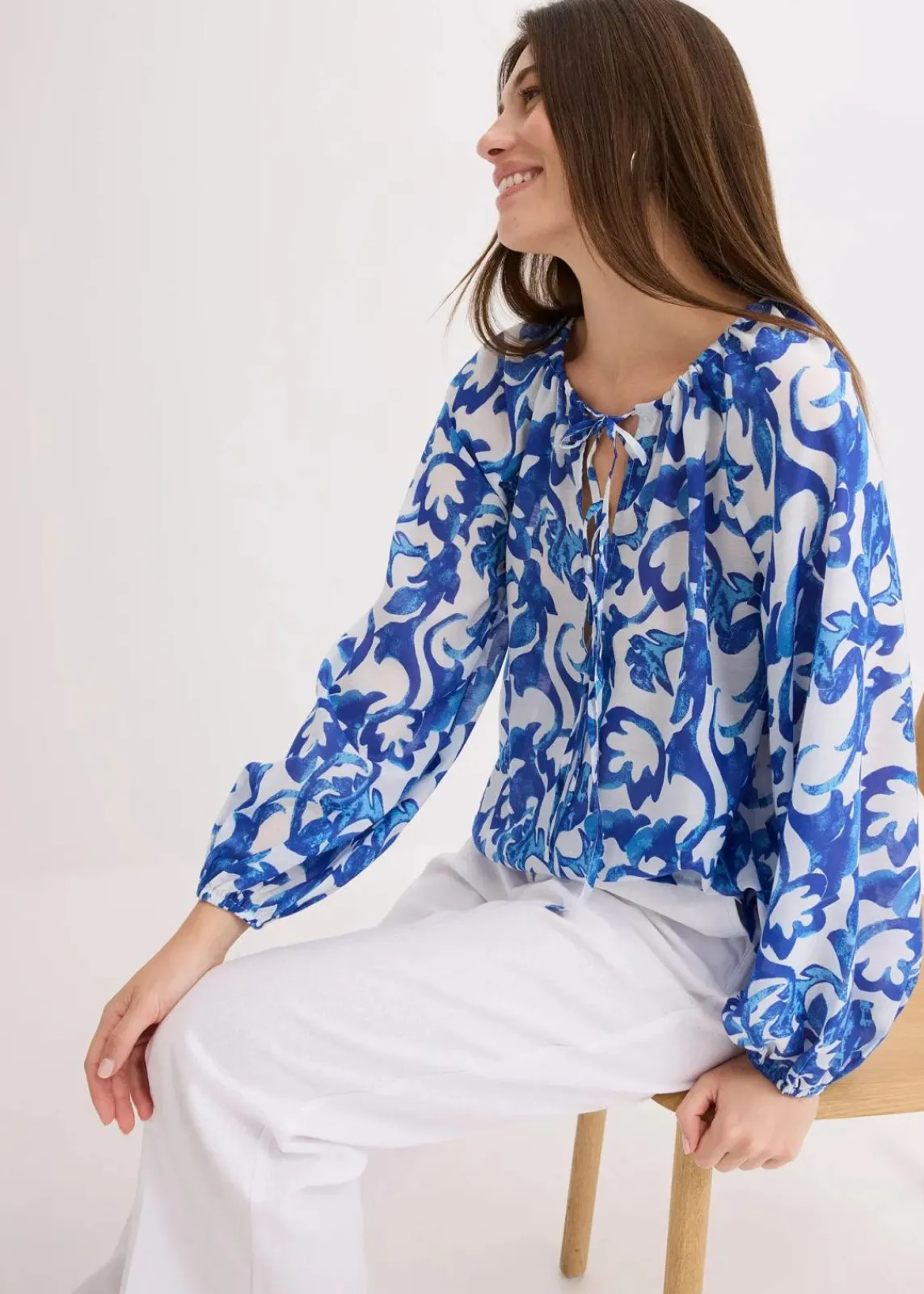 bonprix Blusen & Tuniken^bedruckte Tunikabluse weiß/blau floral