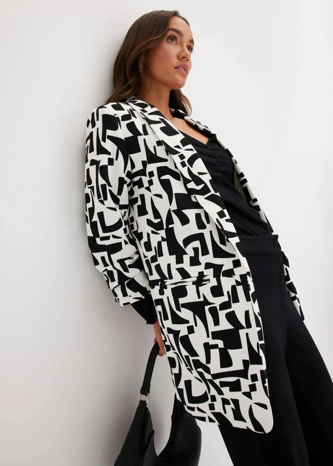 bonprix Bekleidung·Basics|Blazer^bedruckter Longblazer weiß/schwarz graphisch bedruckt