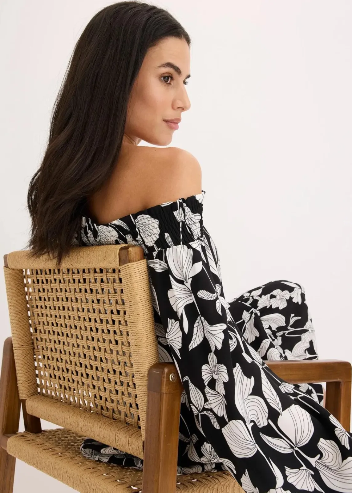 bonprix Nachhaltigere Materialien|Kleider^bedrucktes Carmen-Kleid schwarz/weiß floral