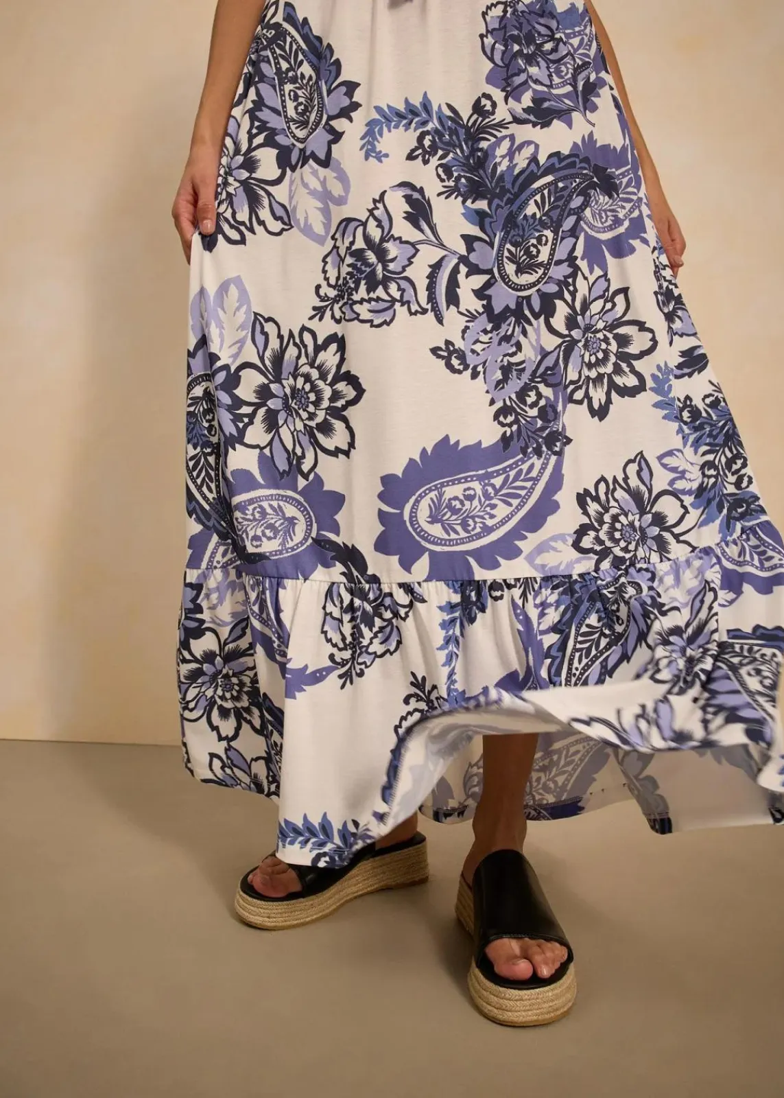 bonprix Bekleidung·Pullover & Strickjacken|Kleider^bedrucktes Jerseykleid weiß/blau paisley