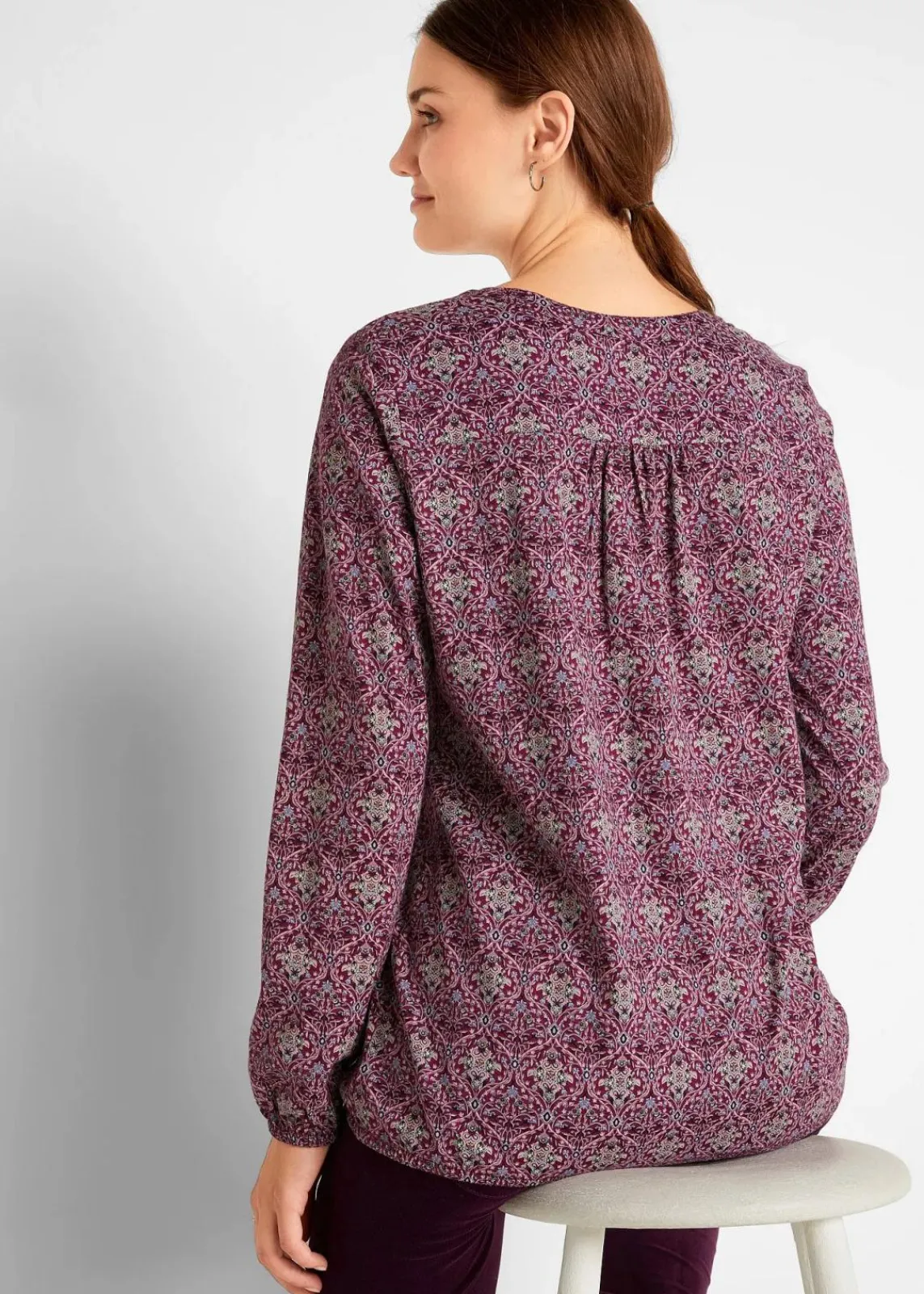bonprix Shirts & Tops^Bedrucktes Langarmshirt mit Henley-Kragen beere
