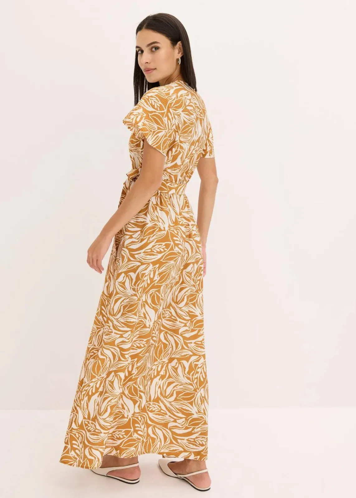bonprix Nachhaltigere Materialien|Kleider^bedrucktes Maxikleid aus Viskose-Mix wollweiß/hellbraun floral
