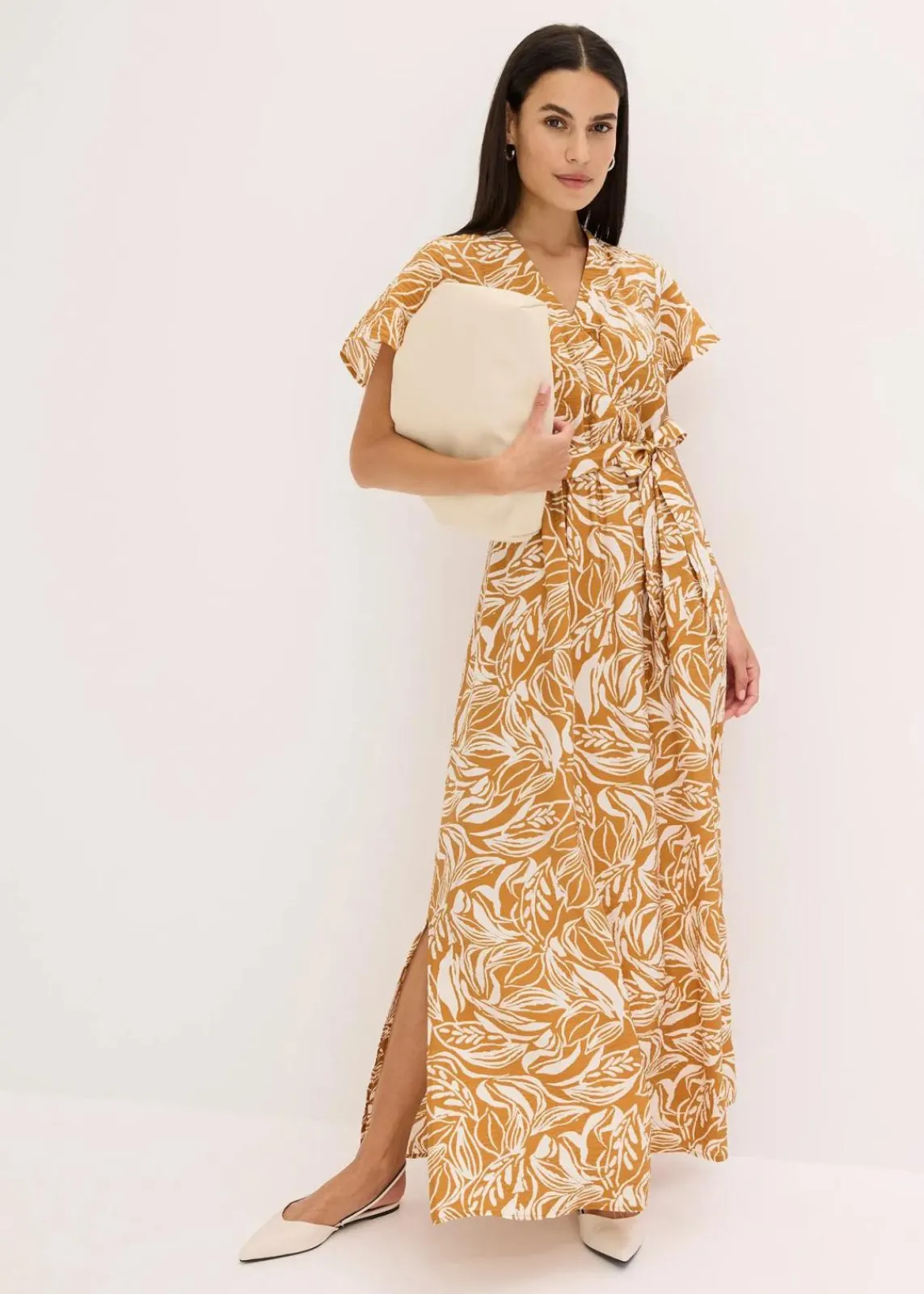 bonprix Nachhaltigere Materialien|Kleider^bedrucktes Maxikleid aus Viskose-Mix wollweiß/hellbraun floral