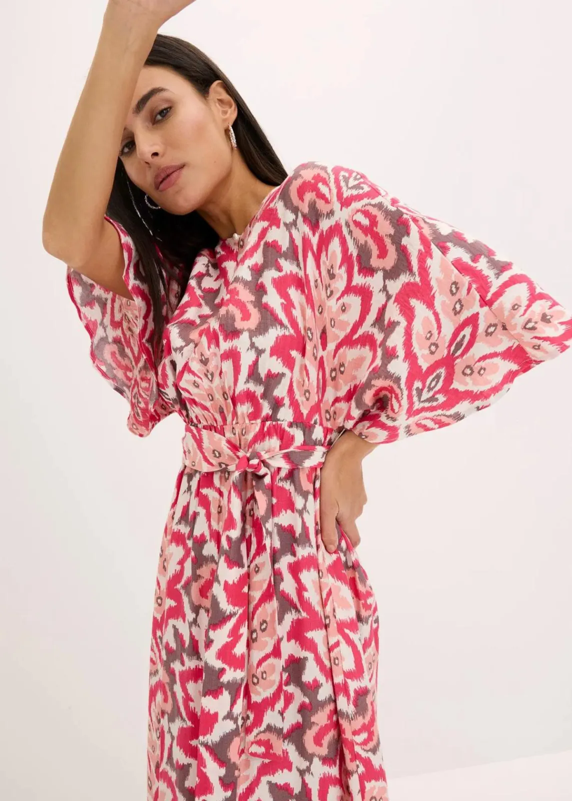 bonprix Kleider^bedrucktes Midikleid aus Viskose-Mix pink floral