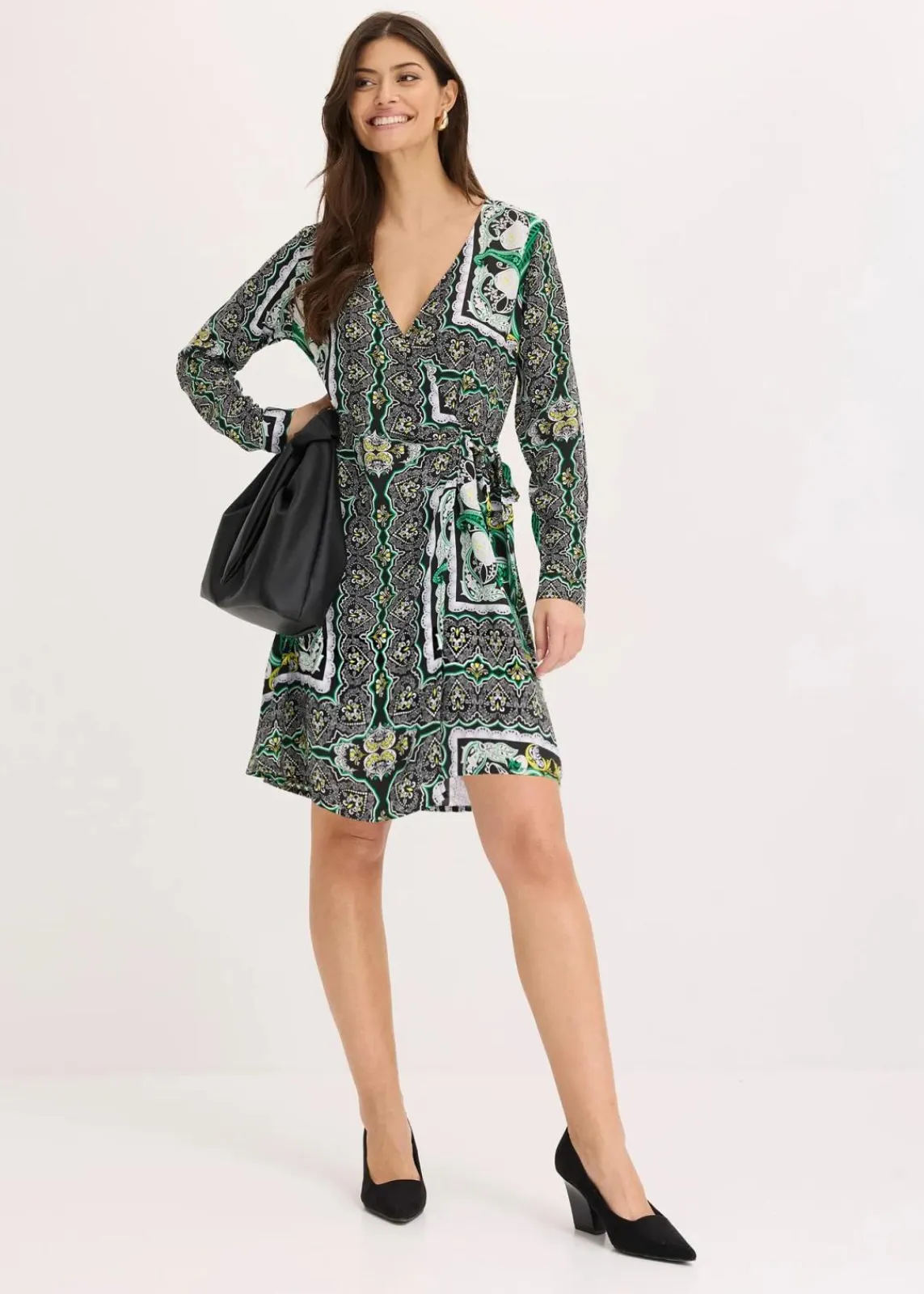 bonprix Bekleidung·Pullover & Strickjacken|Kleider^bedrucktes Satin-Wickelkleid schwarz bedruckt