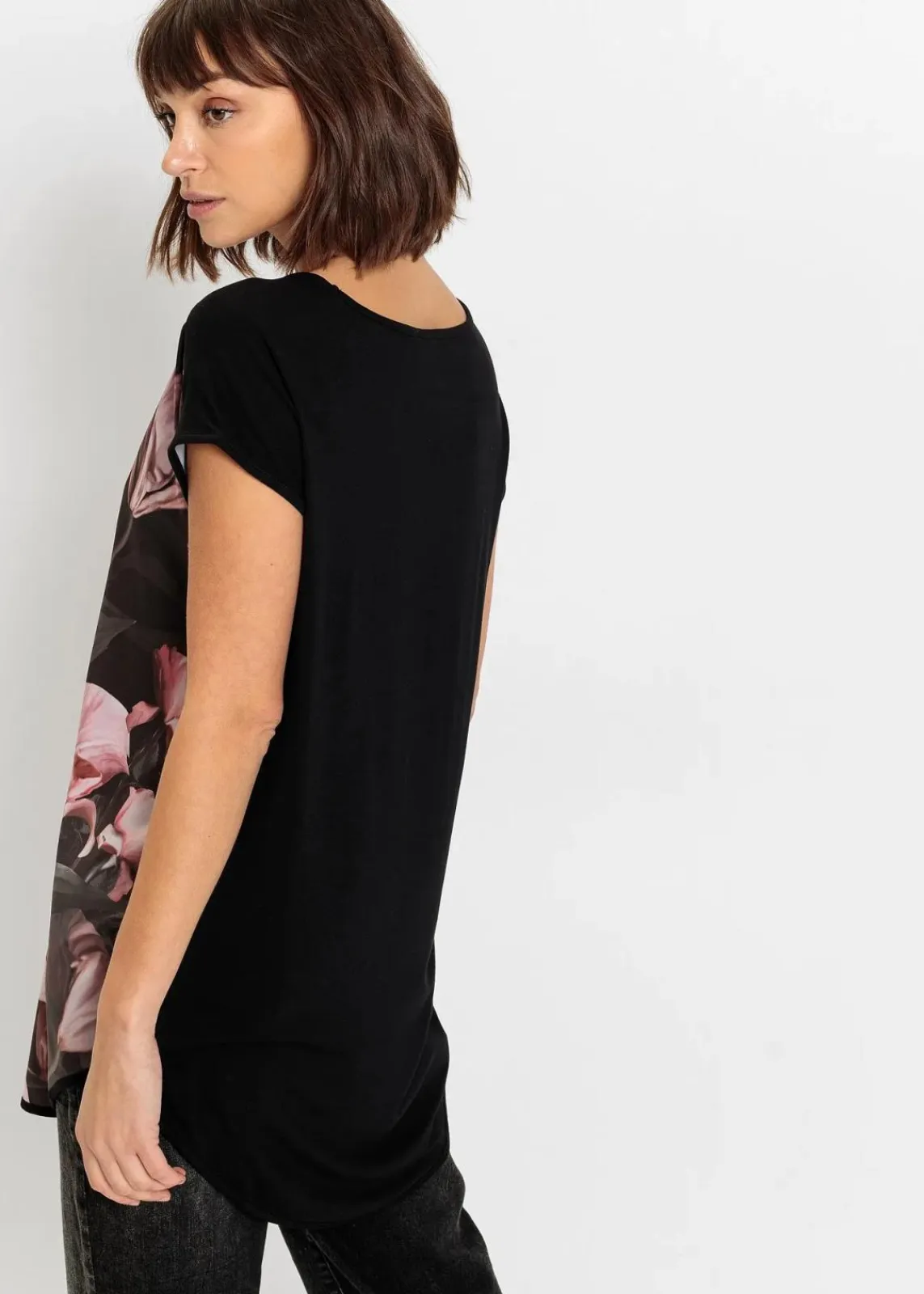 bonprix Shirts & Tops|Nachhaltigere Materialien^Bedrucktes Shirt aus softem Viskose-Mix schwarz/rosa lilien