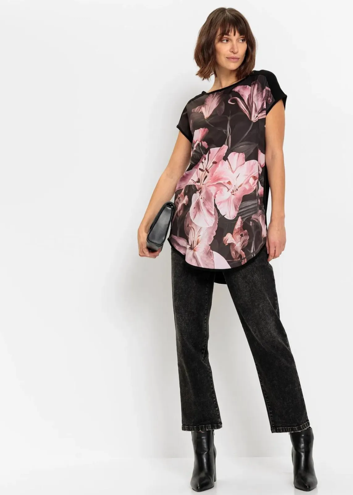 bonprix Shirts & Tops|Nachhaltigere Materialien^Bedrucktes Shirt aus softem Viskose-Mix schwarz/rosa lilien
