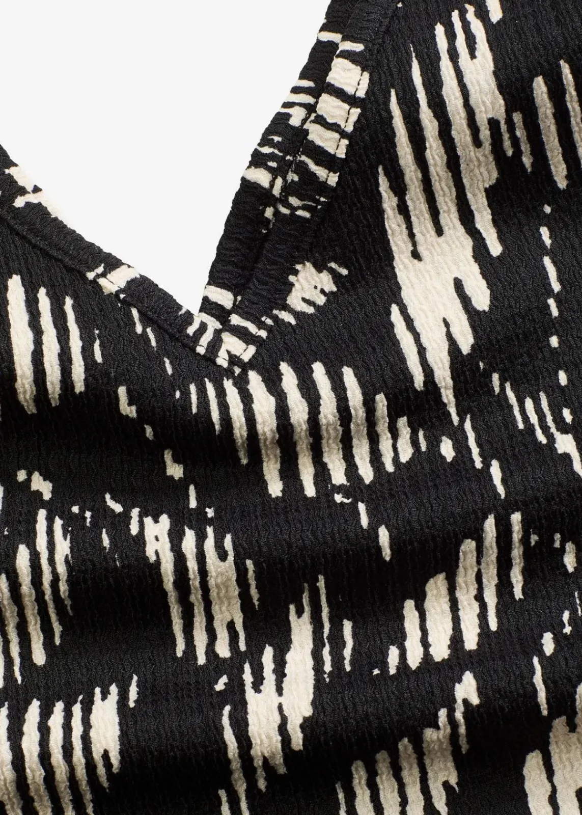 bonprix Shirts & Tops^bedrucktes Top aus strukturiertem Jersey schwarz/weiß floral