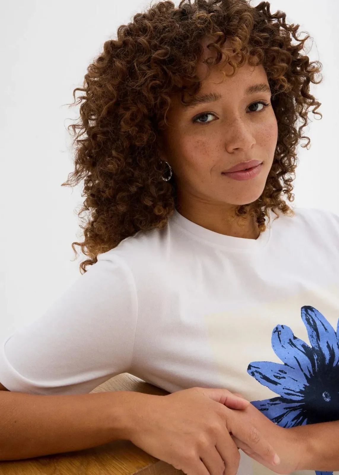 bonprix Shirts & Tops|Nachhaltigere Materialien^Bedrucktes T-Shirt aus reiner Baumwolle weiß graphisch bedruckt