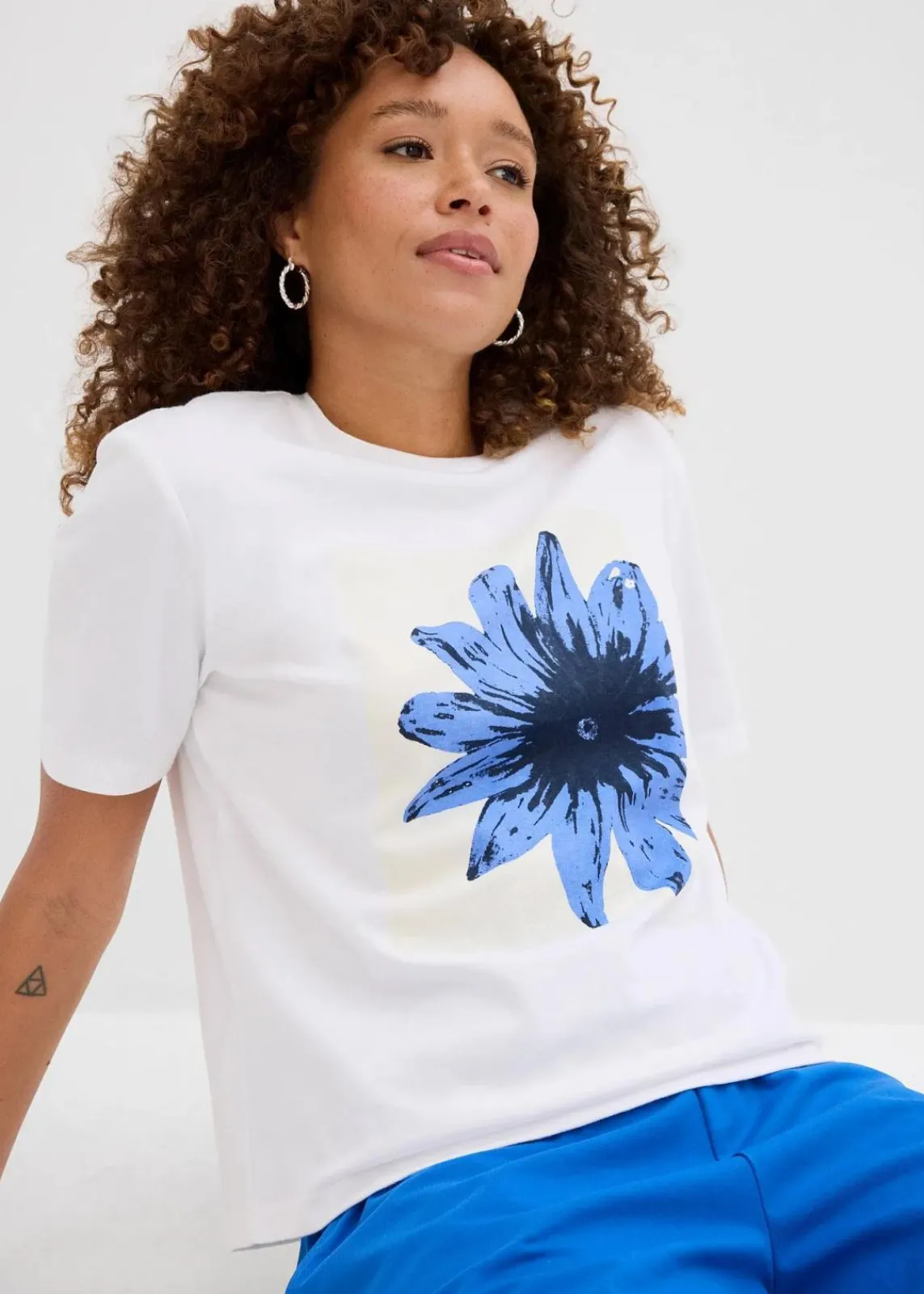 bonprix Shirts & Tops|Nachhaltigere Materialien^Bedrucktes T-Shirt aus reiner Baumwolle weiß graphisch bedruckt
