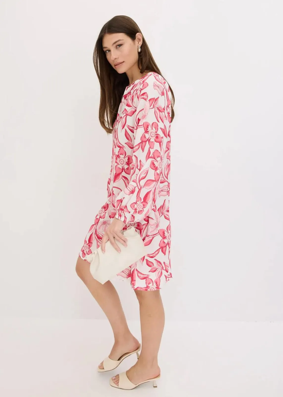 bonprix Bekleidung·Pullover & Strickjacken|Nachhaltigere Materialien^bedrucktes Tunika-Kleid aus fließender Viskose wollweiß/pink floral