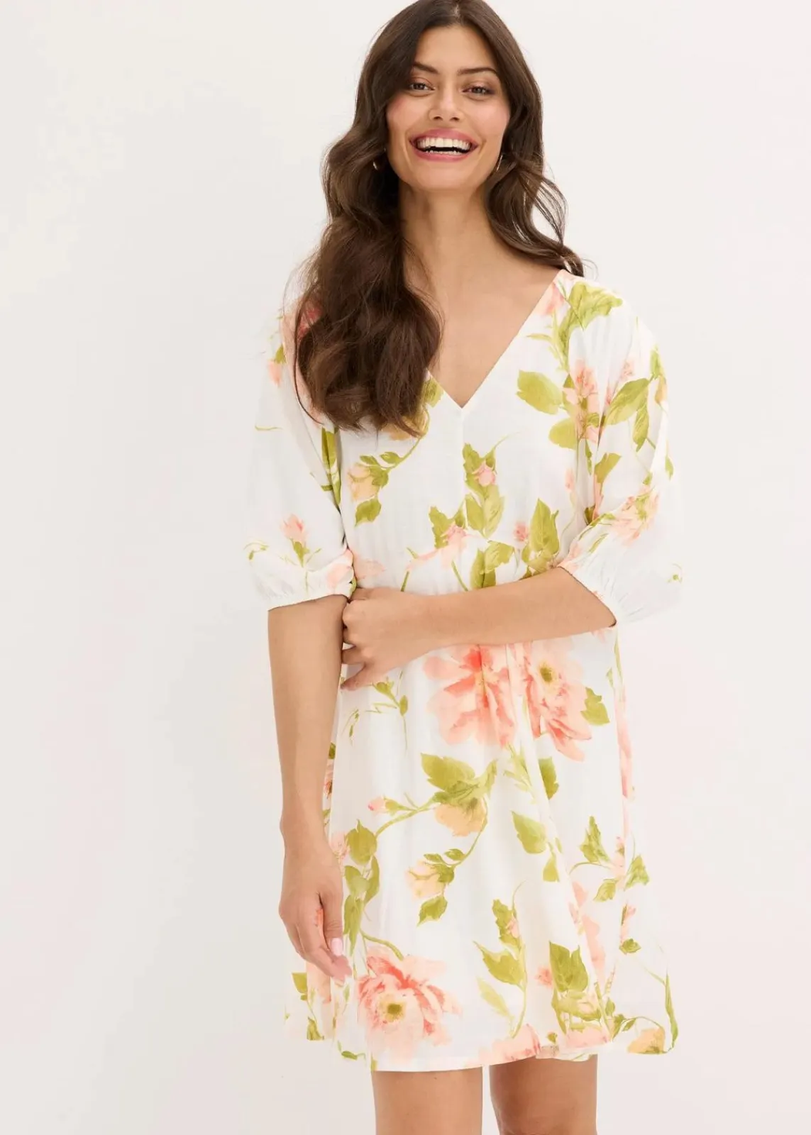 bonprix Bekleidung·Pullover & Strickjacken|Kleider^bedrucktes Tunika-Kleid aus fließender Viskose weiß/melba/helllachs geblümt