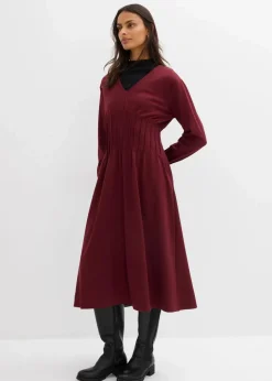 bonprix Bekleidung·Pullover & Strickjacken|Kleider^Bequemes Kleid mit Zierfalten aus Viskose-Mix ahornrot