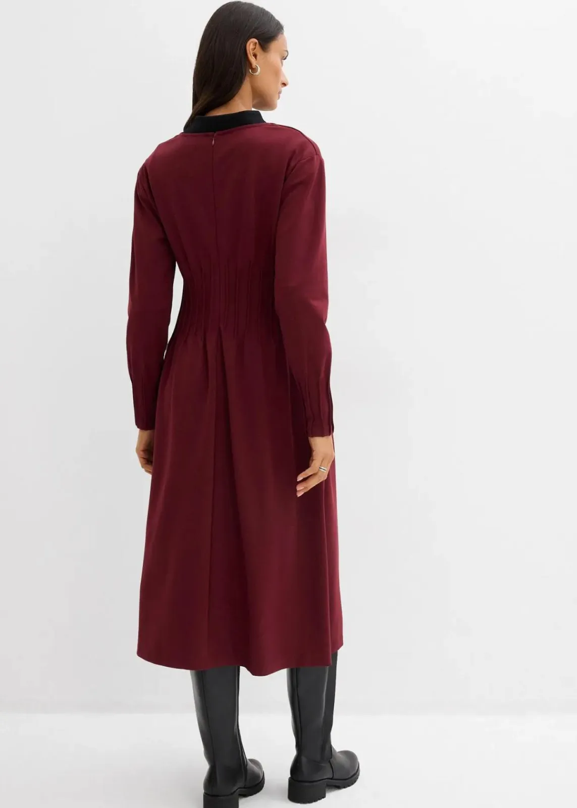 bonprix Bekleidung·Pullover & Strickjacken|Kleider^Bequemes Kleid mit Zierfalten aus Viskose-Mix ahornrot