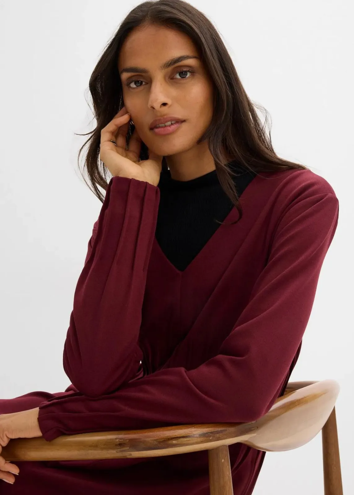 bonprix Bekleidung·Pullover & Strickjacken|Kleider^Bequemes Kleid mit Zierfalten aus Viskose-Mix ahornrot