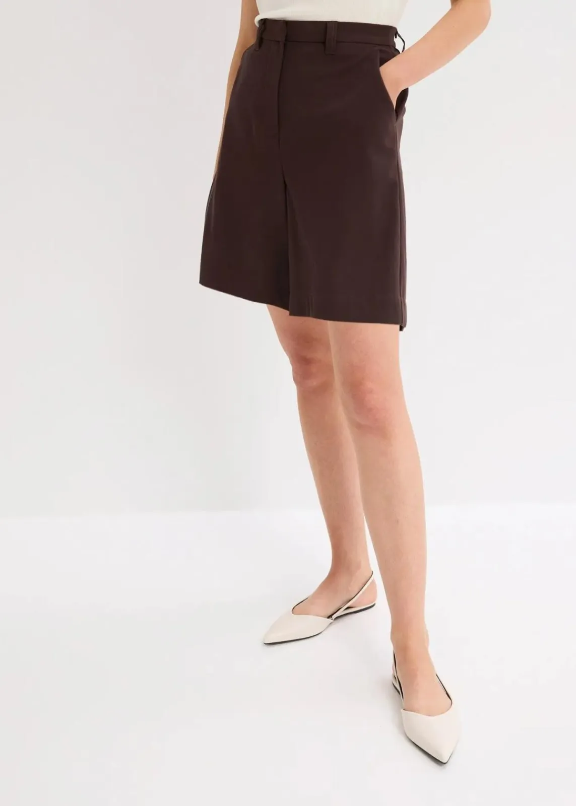 bonprix Hosen|Shorts^Bermuda Shorts mit Abnähern dunkelbraun