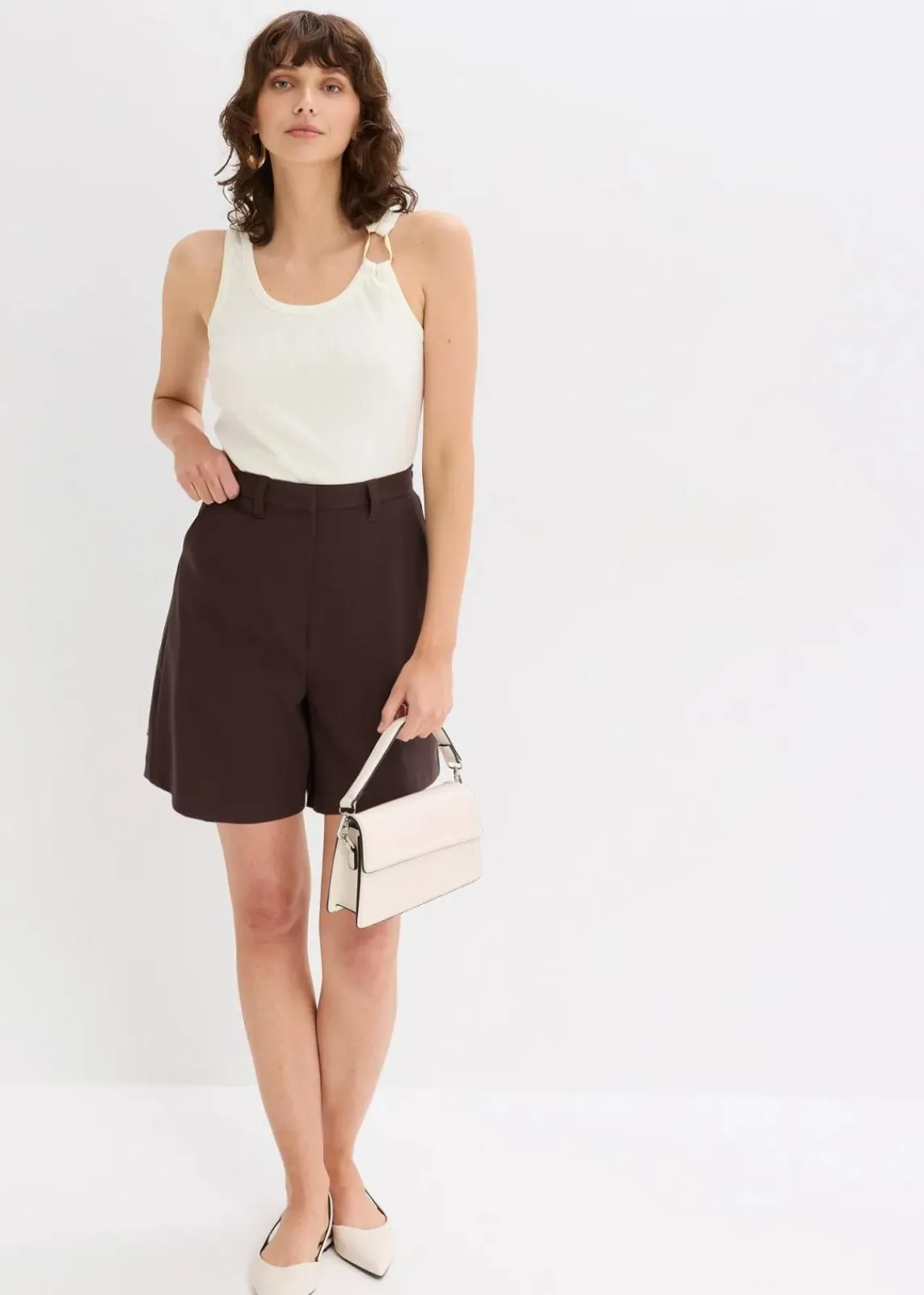bonprix Hosen|Shorts^Bermuda Shorts mit Abnähern dunkelbraun