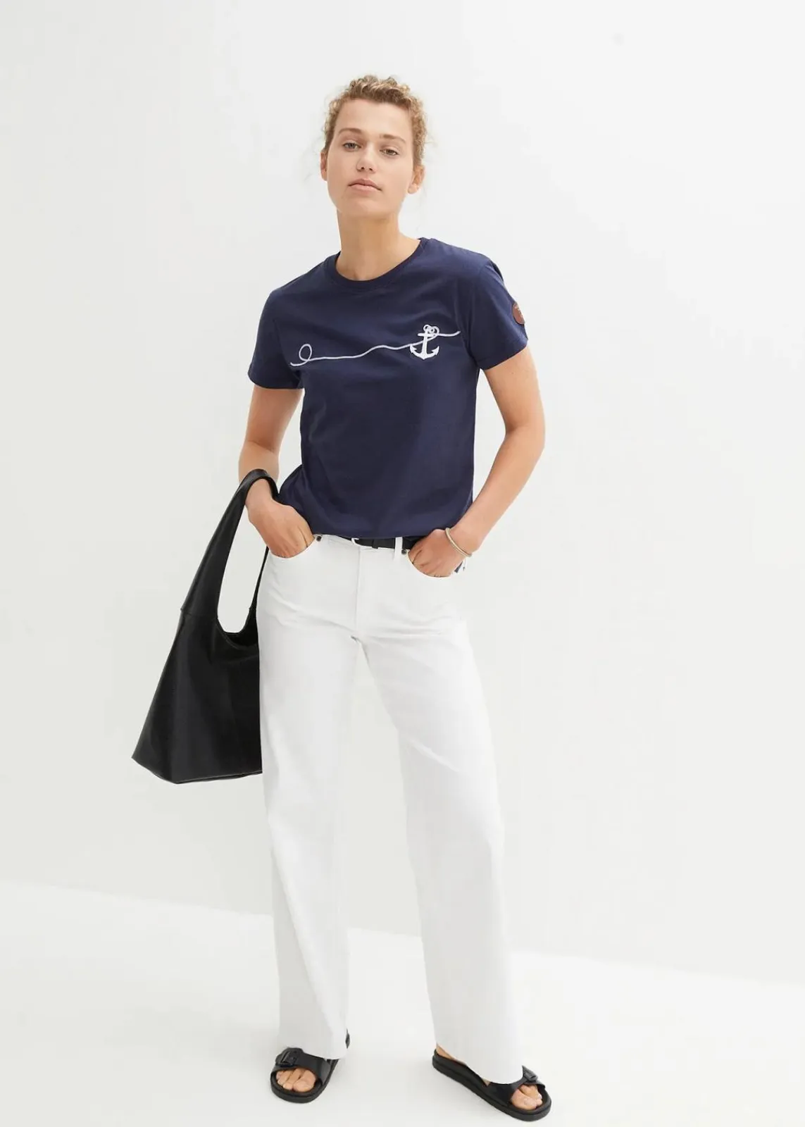 bonprix Nachhaltigere Materialien|Shirts & Tops^Besticktes T-Shirt dunkelblau