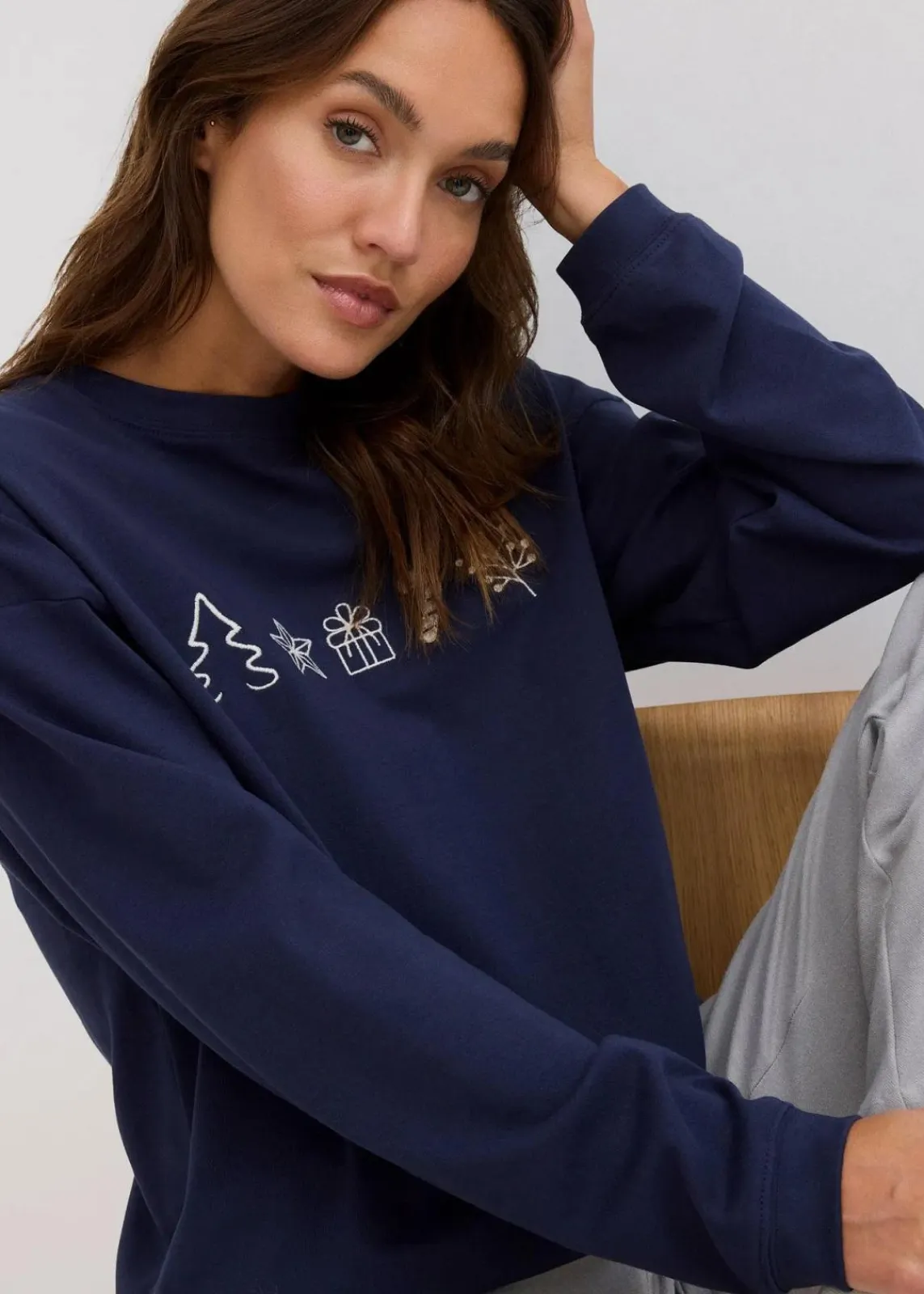 bonprix Shirts & Tops^Besticktes Weihnachts-Langarmshirt, oversized dunkelblau