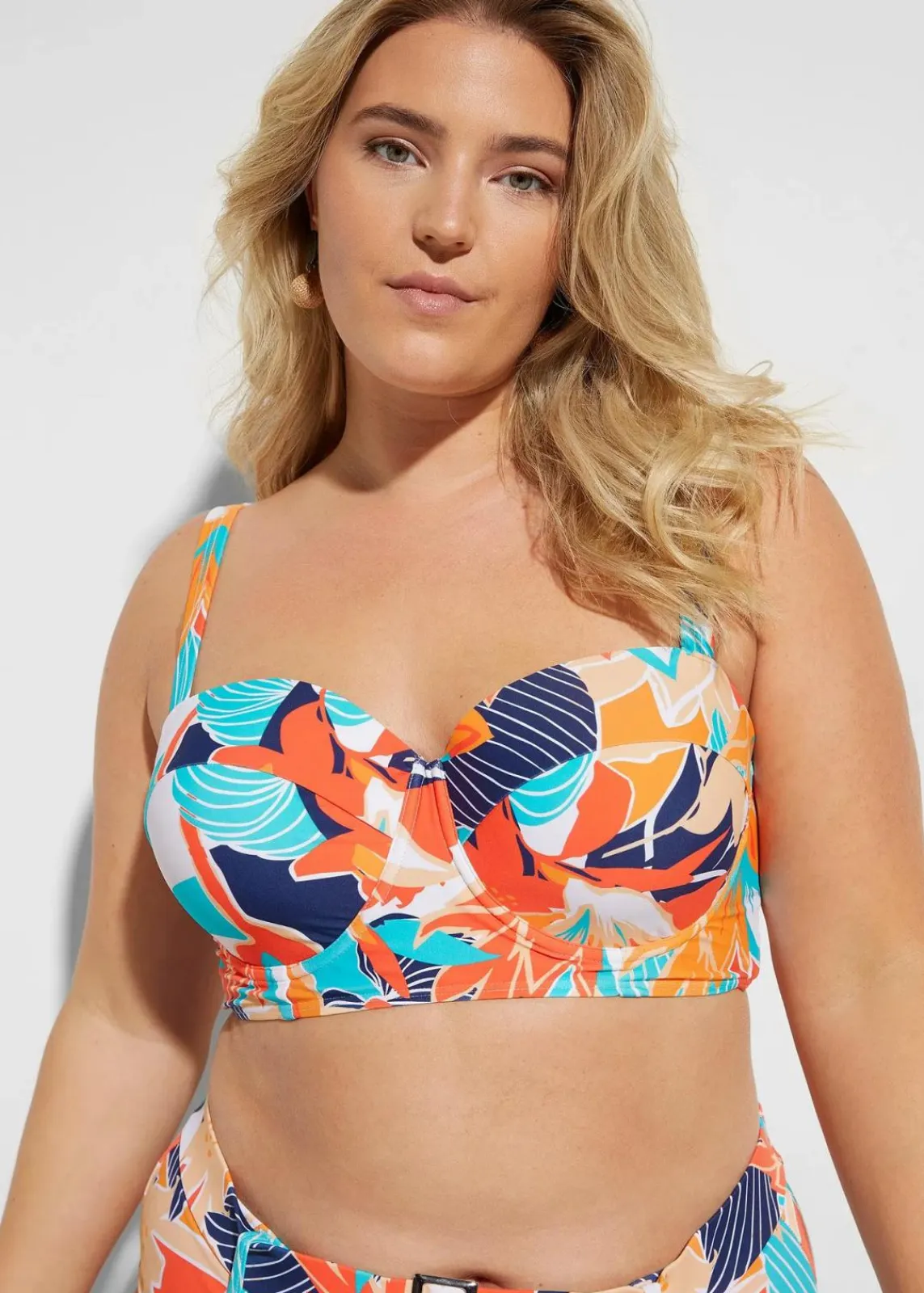 bonprix Große Cups D-F|Nachhaltigere Materialien^Bügel Bikini mit Highwaist-Bikinihose (2-tlg.Set) weiss/blau floral