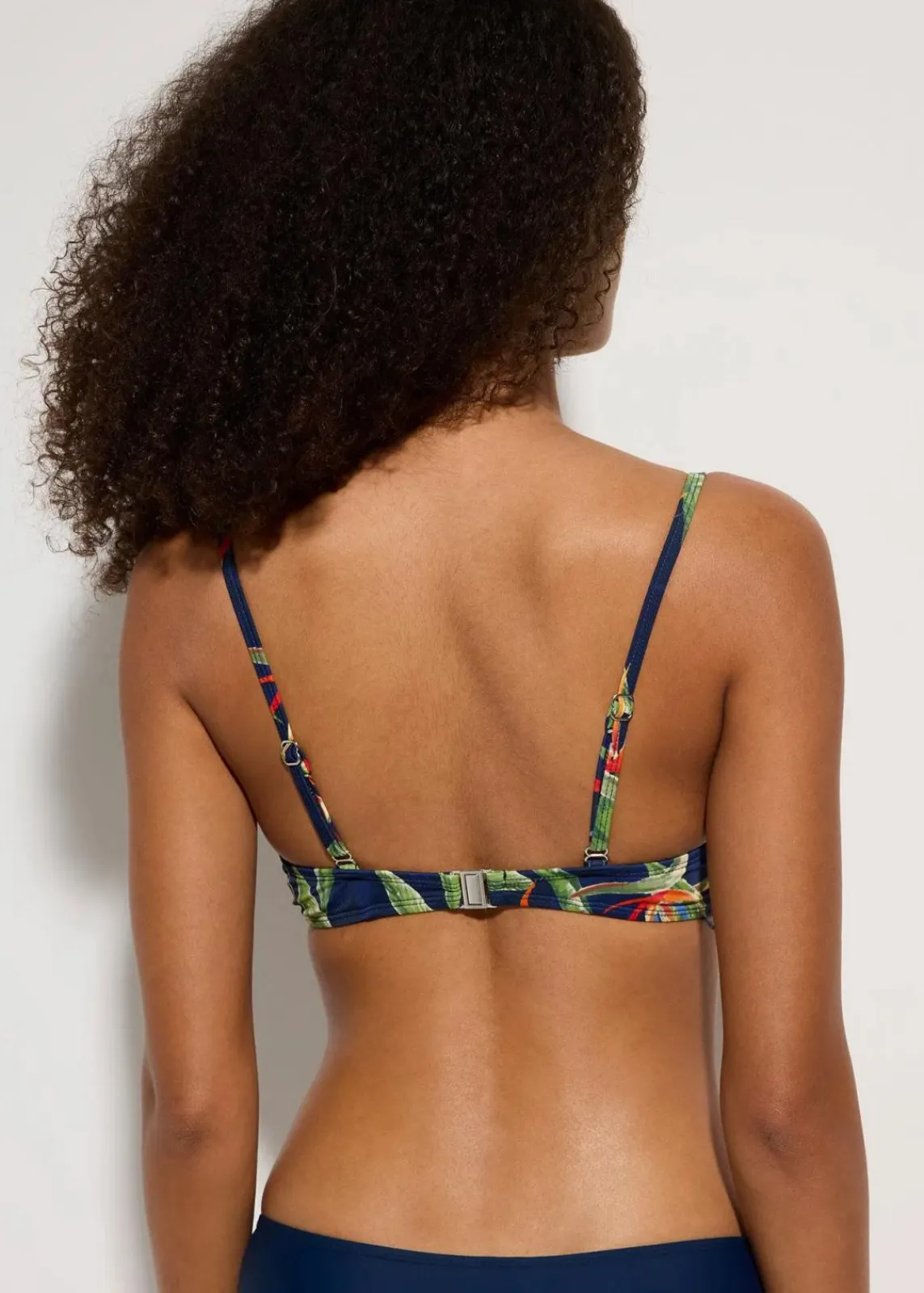 bonprix Große Cups D-F|Nachhaltigere Materialien^Bügel Bikini Oberteil dunkelblau floral